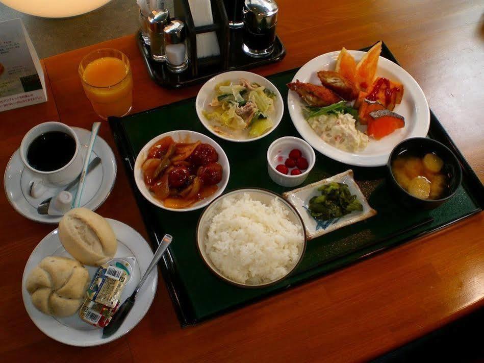Hotel Route-Inn Toyama Ekimae Eksteriør bilde